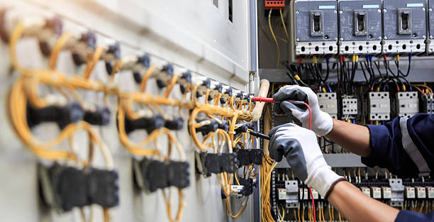 Professional Electrician technician working in Glen Head, NY